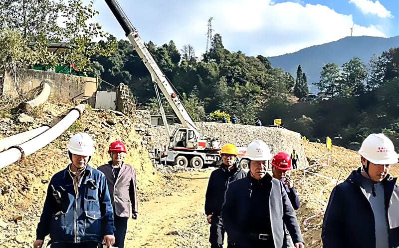 攀西公司向导深入施工现场检查清静质量并开展慰问活动