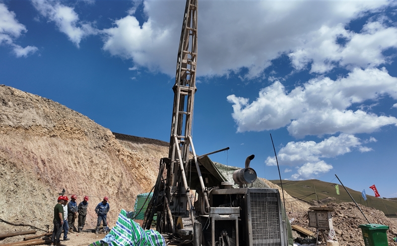 攻坚“金山”深处 铸造西北钻探标杆 矿勘集团华锋钻探新疆特克斯博故图金矿钻探项目誊写高质量生长新篇章