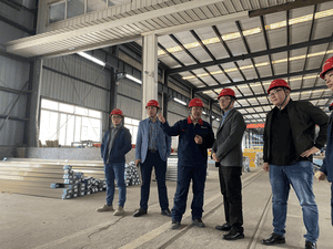 冶勘物流公司向导赴一线督导检查生产情形并探望慰问驻厂员工_协同多元工业_工业生长_拉斯维加斯3133cc有限责任公司