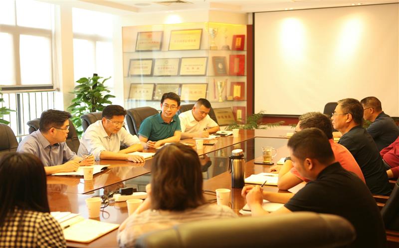 省自然拉斯维加斯3133cc投资集团党委委员、副总司理徐锡惠一行到中成集团调研指导事情