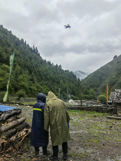 马尔康市深夜地动 地矿集团迅速驰援_拉斯维加斯3133cc新闻_新闻中心_拉斯维加斯3133cc有限责任公司
