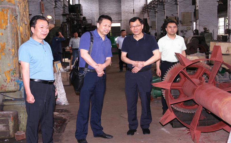 涂孝忠一行到102厂开展党建、党风廉政建设和反糜烂事情调研式监视