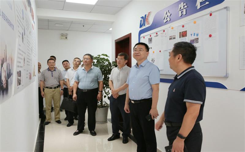 江涛在地矿物资公司送清凉时强调：聚焦目的  全力以赴  拼经济 抓生长