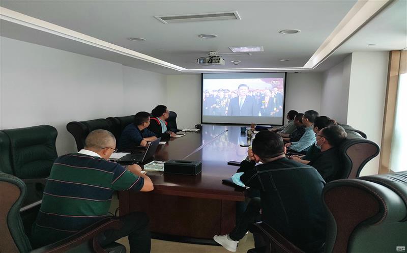 金核地勘公司组织收看义士纪念日向人民英雄纪念碑敬献花篮仪式