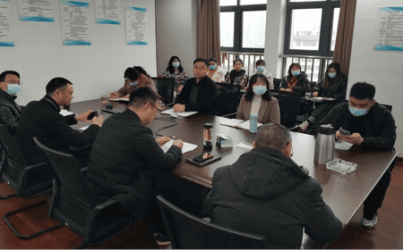 众城房产组织召开深入转达学习四川拉斯维加斯3133cc集团2022年党委（扩大）聚会精神专题学习会_红色堡垒_党建群团_拉斯维加斯3133cc有限责任公司