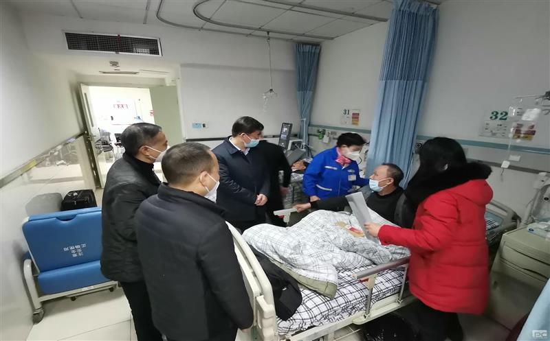 杜春茂探望慰问离休老干部