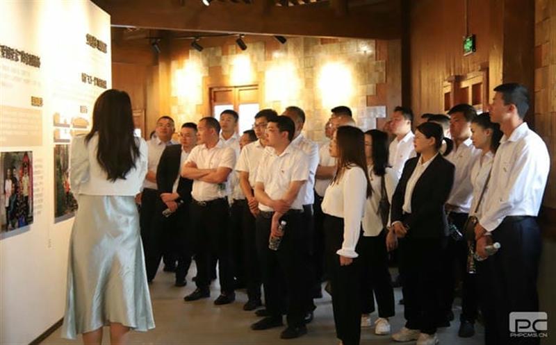 四川拉斯维加斯3133cc二八一大队党委在西昌家风馆开展“弘扬清廉家风，，，传承清廉家训”警示教育活动