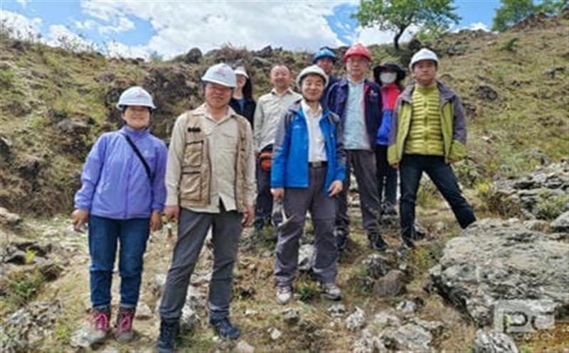 探索科技立异，，助推攀西稀土成矿带新一轮找矿突破 ——王登红赴大陆槽稀土矿外围找矿一线指导事情
