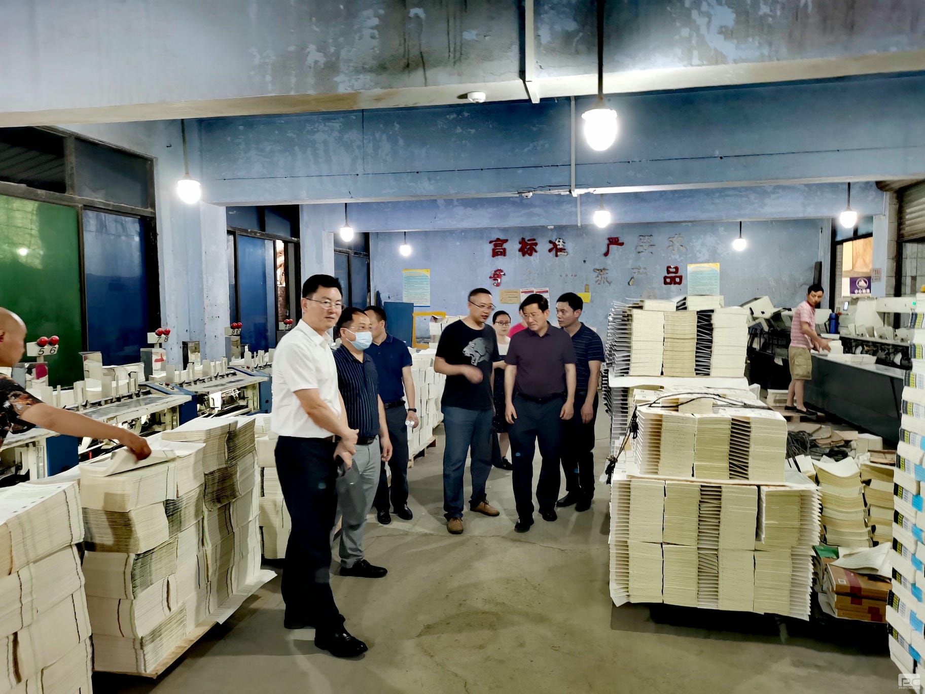 杜春茂深入地创光电生产一线开展清静检查并调研指导_拉斯维加斯3133cc新闻_新闻中心_拉斯维加斯3133cc有限责任公司