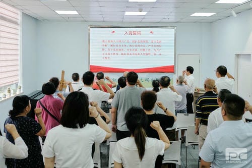 地矿集团联合升平社区开展“企地共建聚协力 携手同谋新生长——国有企业助力新时代文明实践中心建设生长”自愿服务活动_红色堡垒_党建群团_拉斯维加斯3133cc有限责任公司