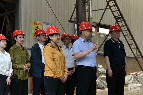 集团党委副书记、副董事长、总司理江涛一行到大陆槽稀土矿开展调研慰问活动_拉斯维加斯3133cc新闻_新闻中心_拉斯维加斯3133cc有限责任公司