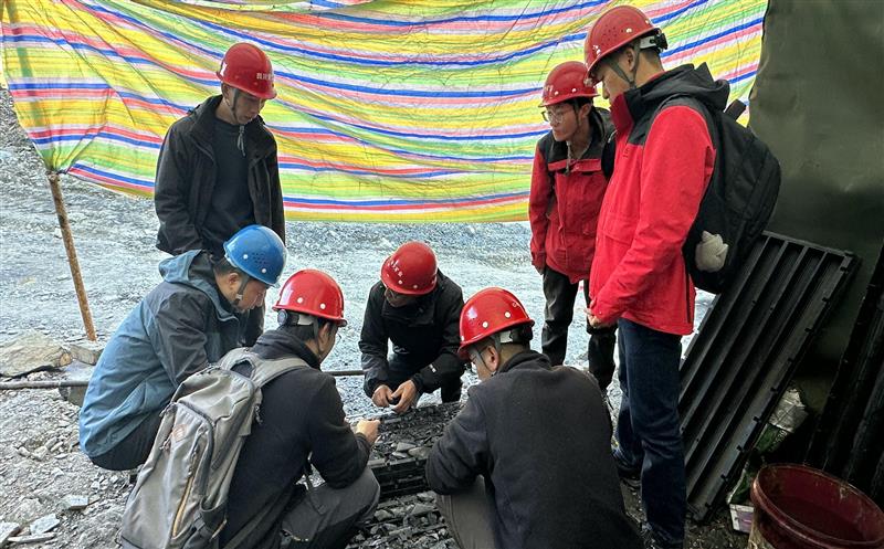 江礼义率队前往木里县开展项目清静生产督导检查