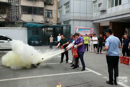 人人讲清静，，，，，，个个会应急，，，，，，流通生命通道 ——地矿集团开展2024年“清静生产月”活动_下层动态_新闻中心_拉斯维加斯3133cc有限责任公司