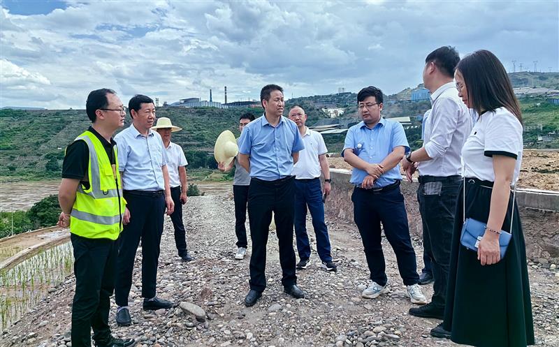 集团向导到攀西公司调研指导事情