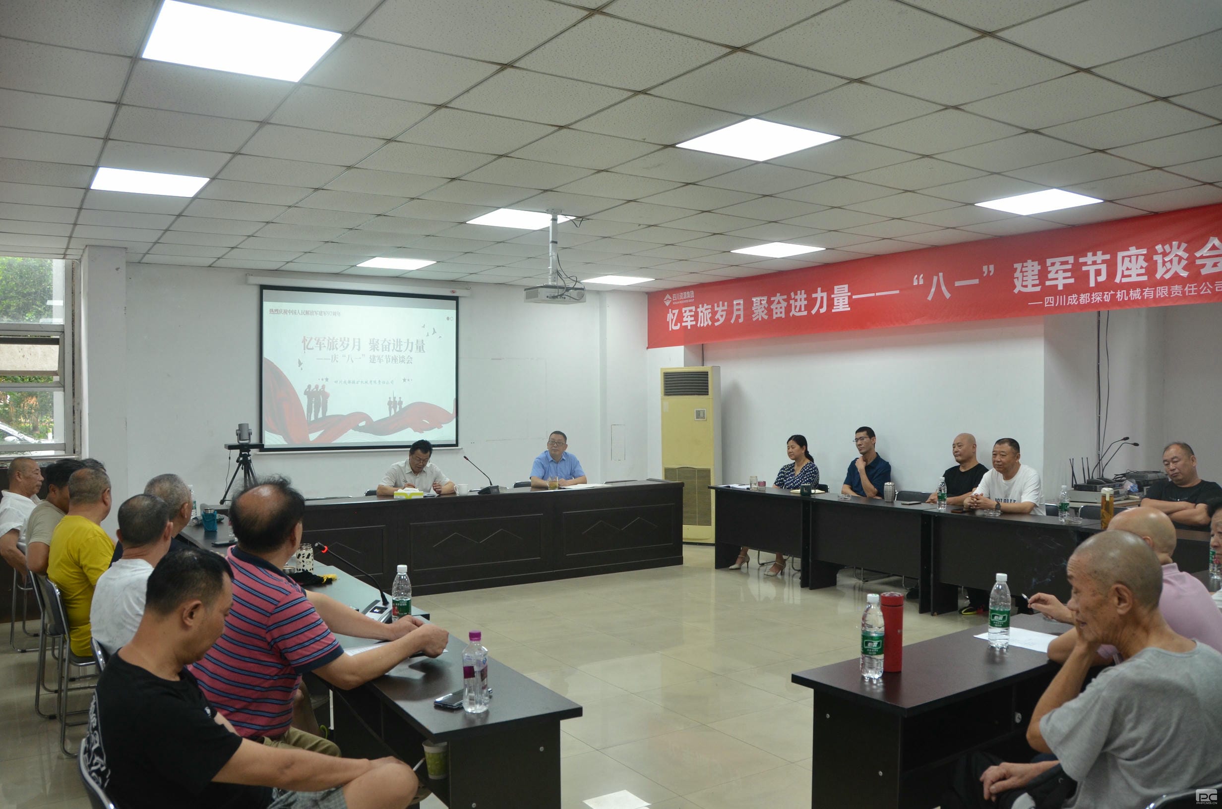 成都探矿开展庆“八一”建军节慰问活动_下层动态_新闻中心_拉斯维加斯3133cc有限责任公司