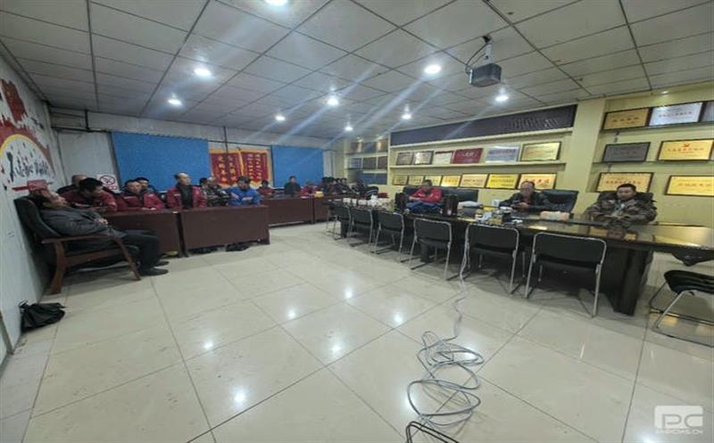 乐成紧迫避险  职员零伤亡